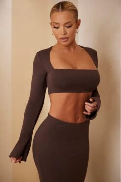 Long Sleeve Crop Top In Chocolate