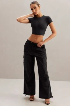 Wide Leg Cargo Trousers In Black 15 Wide Leg Cargo Trousers In Black -Sway Line Zone 5827 6718 3 Aara Black Monowire Crop Top Rori Cargo Trousers