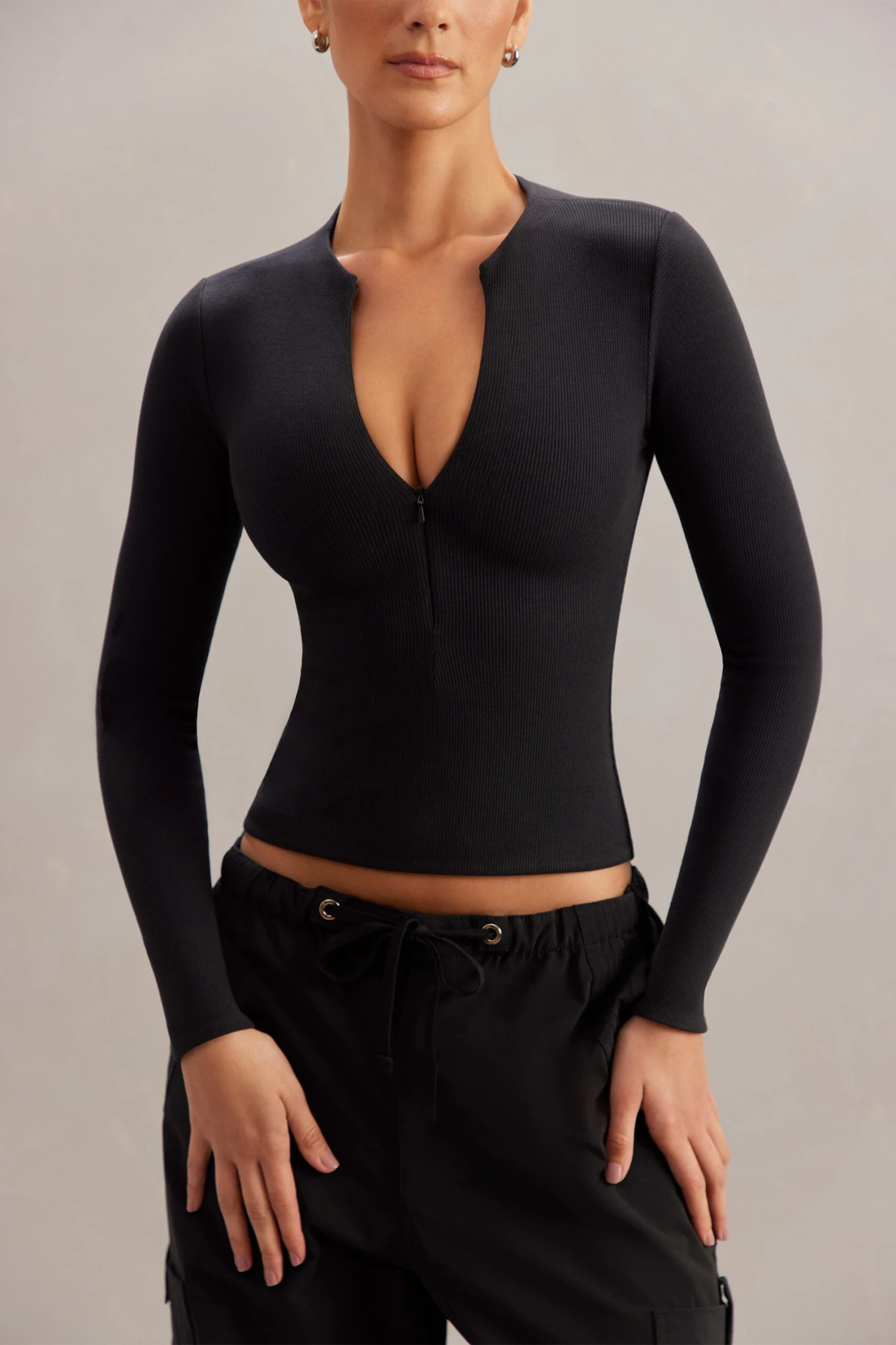 Long Sleeve Crop Top In Black 2 Long Sleeve Crop Top In Black - Image 2